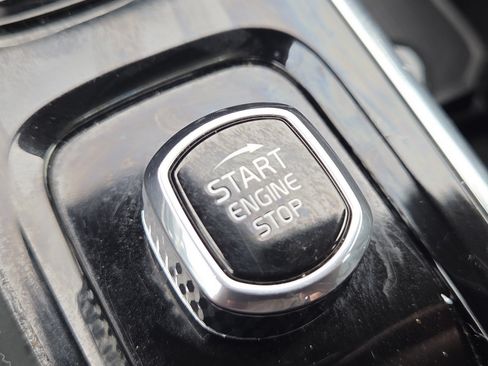 Used 2024 Volvo S60 B5 Plus FWD image 32