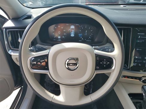 Used 2020 Volvo S60 T6 Inscription image 35