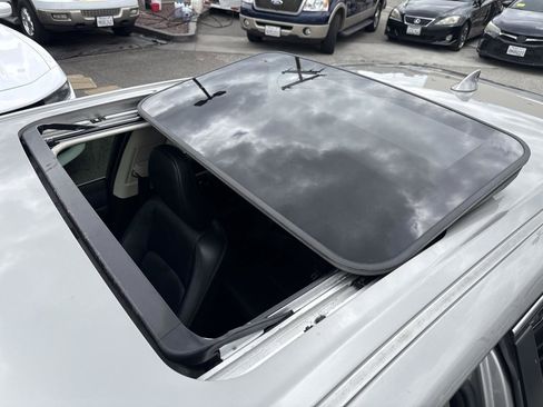 Used 2017 Lexus CT 200h FWD image 33