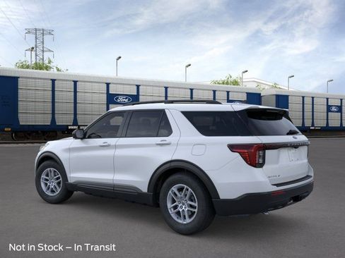 New 2026 Ford Explorer Active RWD image 4
