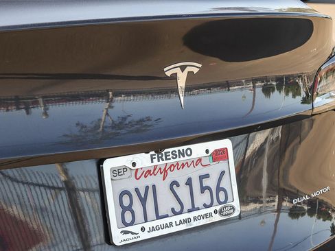 Used 2021 Tesla Model Y Long Range AWD/4WD image 12