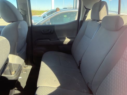 Used 2022 Toyota Tacoma SR w/ SR Convenience Package image 11