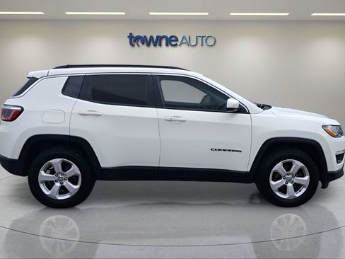 Used 2018 Jeep Compass Latitude w/ Cold Weather Group AWD/4WD image 6