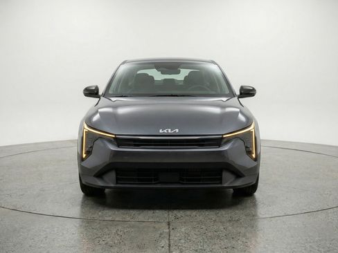 Used 2025 Kia K4 LXS image 2
