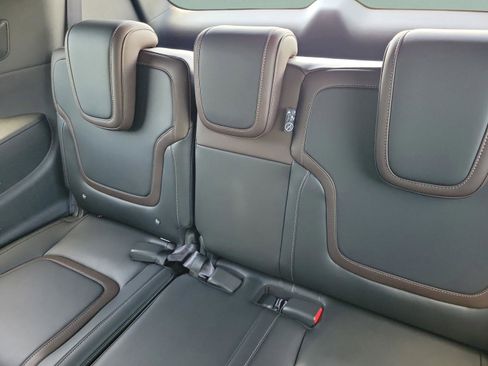 New 2025 Nissan Armada SL w/ Captain's Chari Seat Package image 15