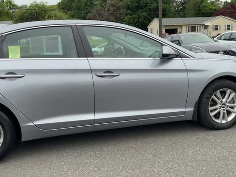 Used 2017 Hyundai Sonata SE FWD image 9
