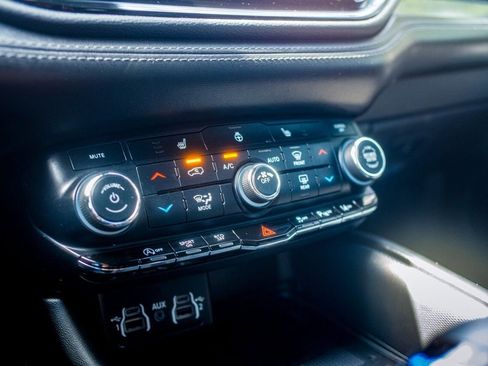 Used 2022 Dodge Durango GT image 22