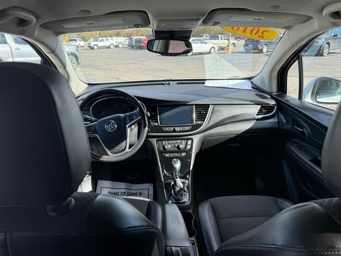 Used 2018 Buick Encore Preferred image 3
