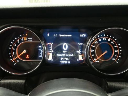 Used 2022 Jeep Wrangler Unlimited Sahara AWD/4WD image 39