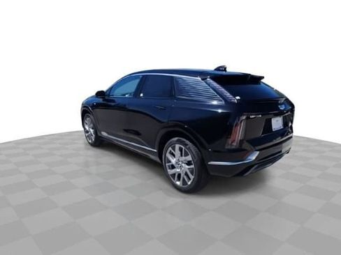New 2025 Cadillac Optiq Luxury 1 image 6