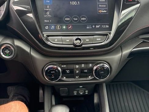 Used 2023 Chevrolet TrailBlazer RS w/ Sun and Liftgate Package FWD image 9