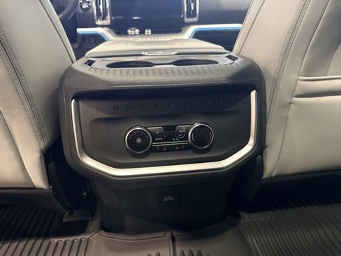 New 2026 Ford Expedition Platinum image 24