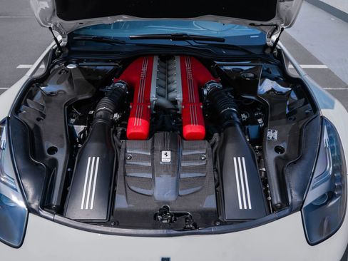 Used 2015 Ferrari F12 Berlinetta RWD image 30