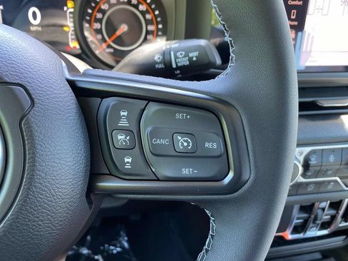New 2026 Jeep Gladiator Sport AWD/4WD image 13