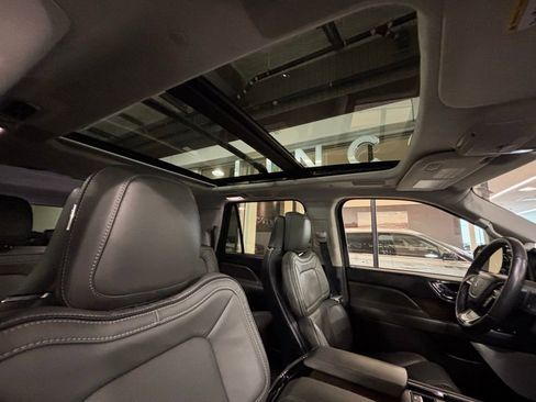 Used 2022 Lincoln Navigator L Black Label AWD/4WD image 11