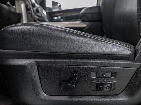 Used 2018 RAM 2500 Laramie w/ Convenience Group image 32