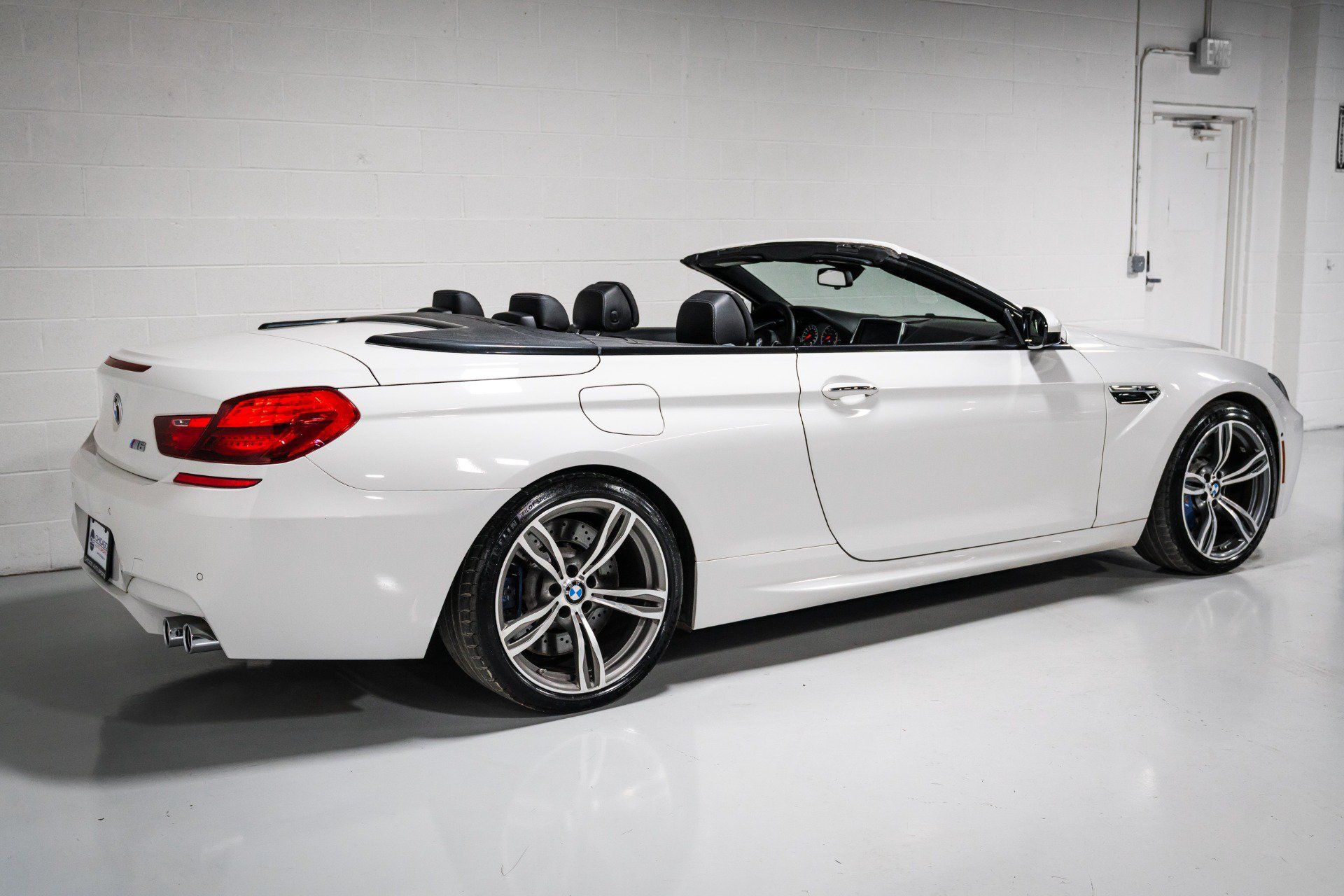 Used 2013 BMW M6 Convertible RWD image 3