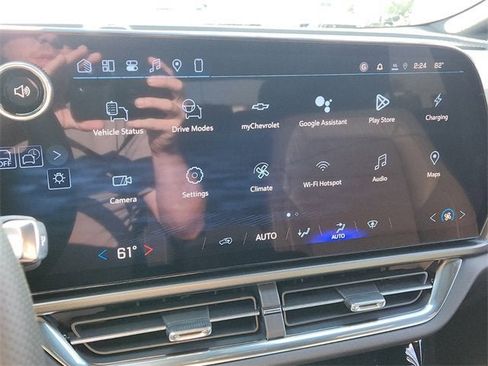 New 2026 Chevrolet Equinox EV LT image 12