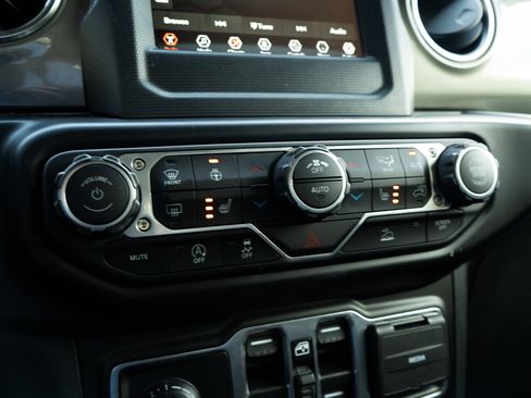 Used 2021 Jeep Wrangler Unlimited Sahara w/ LED Lighting Group image 35