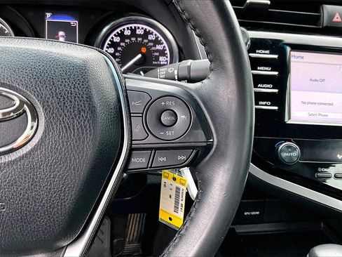 Used 2018 Toyota Camry SE image 26