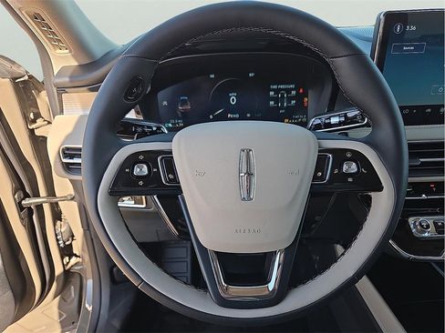 New 2026 Lincoln Corsair Premiere image 14