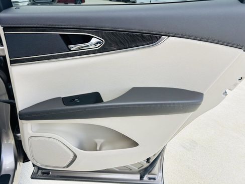 Used 2018 Lincoln MKX Select w/ Select Plus Package image 31