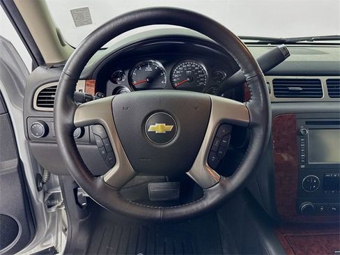 Used 2013 Chevrolet Avalanche LTZ image 12