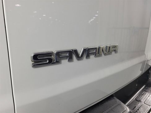Used 2018 GMC Savana 2500 w/ Driver Convenience Package image 5