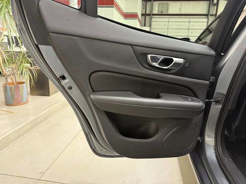 Used 2020 Volvo S60 T6 Momentum AWD/4WD image 12