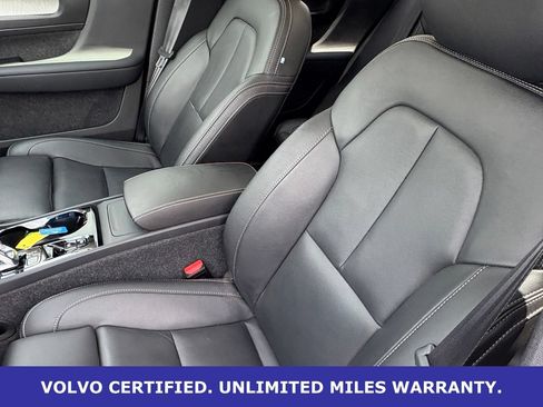 Certified 2025 Volvo XC40 B5 Plus AWD/4WD image 25