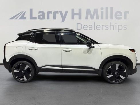 Used 2025 Nissan Kicks SR FWD image 6