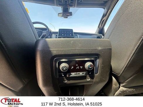 Used 2022 Chevrolet Suburban RST w/ Luxury Package AWD/4WD image 10