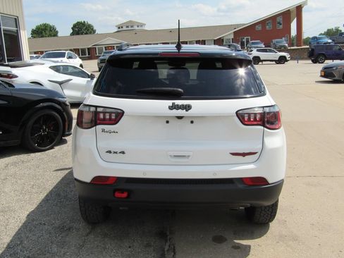 Used 2024 Jeep Compass Trailhawk AWD/4WD image 4