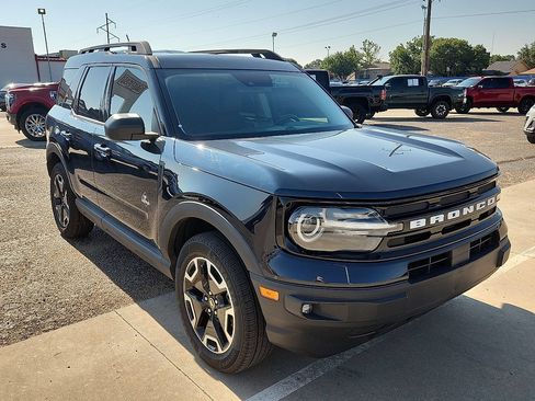Used 2023 Ford Bronco Sport Outer Banks w/ Tech Package AWD/4WD image 4