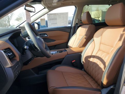 New 2026 Nissan Rogue Platinum image 5