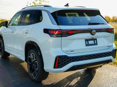 New 2026 Volkswagen Tiguan SEL R-Line image 28