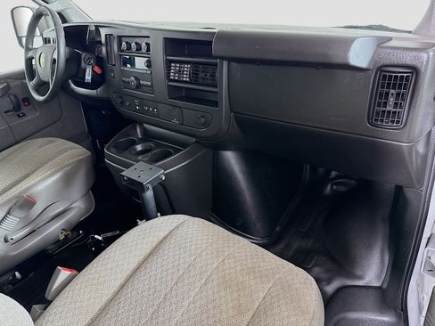 Used 2021 Chevrolet Express 2500 RWD image 23