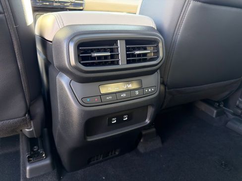 Used 2026 Honda Pilot Touring image 38