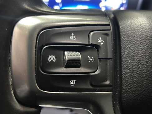 Used 2023 Chevrolet Suburban LT image 19