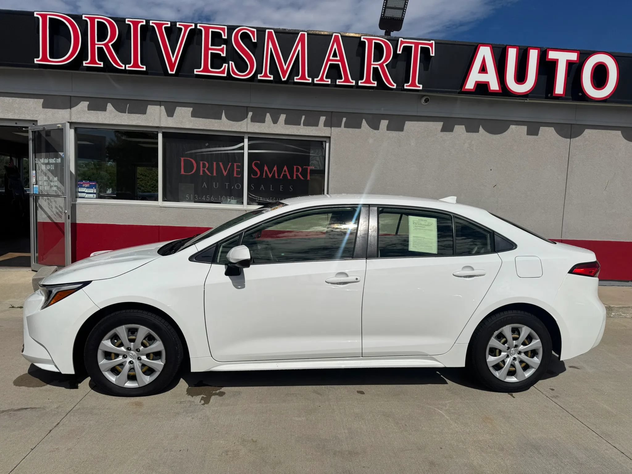 Used 2023 Toyota Corolla LE FWD image 6