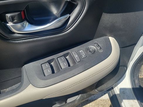 Used 2023 Honda HR-V LX image 16