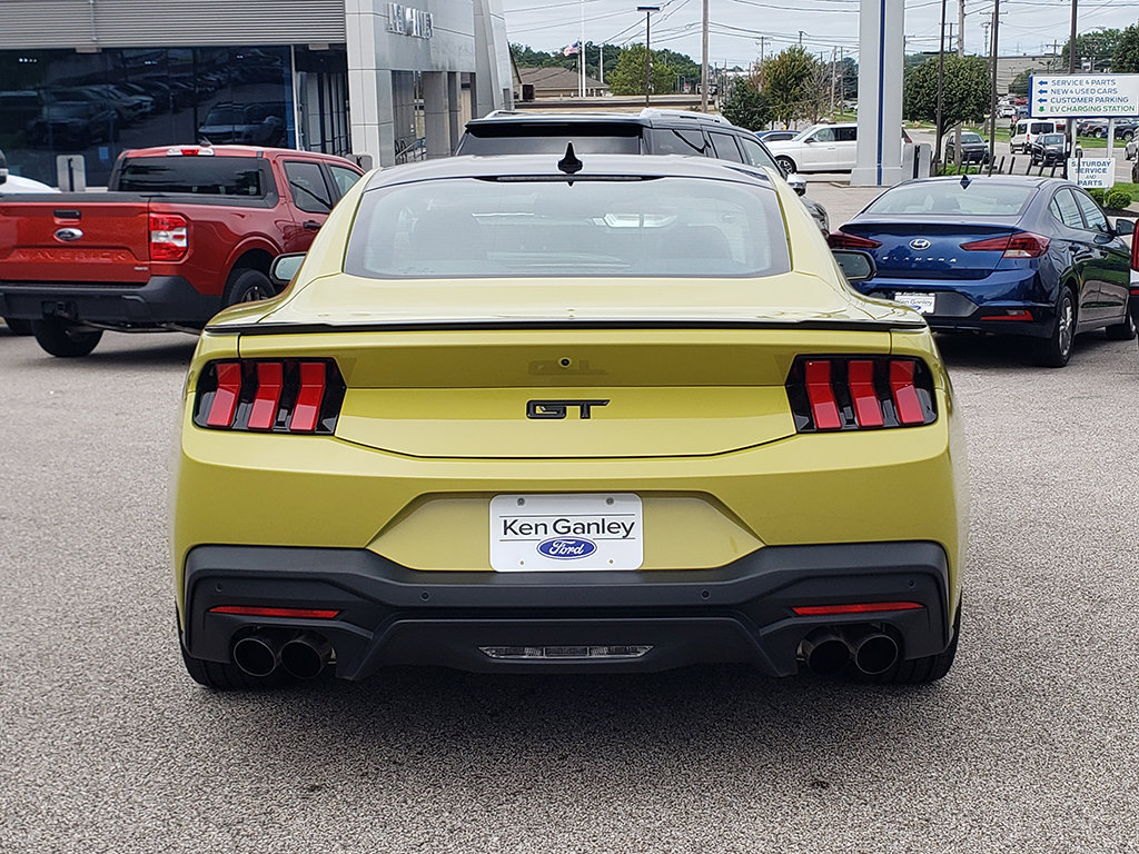 Used 2025 Ford Mustang GT Premium RWD image 6