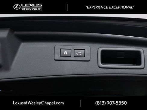 Used 2022 Subaru Forester Touring AWD/4WD image 17