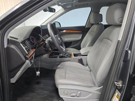 Used 2023 Audi Q5 2.0T Premium w/ Convenience Package AWD/4WD image 4