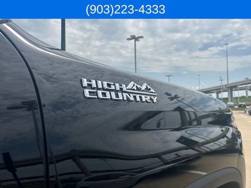 Used 2024 Chevrolet Silverado 2500 High Country w/ Technology Package AWD/4WD image 16