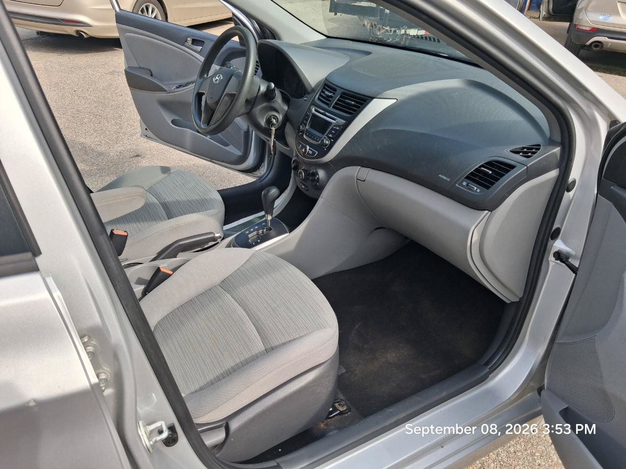 Used 2016 Hyundai Accent SE FWD image 13
