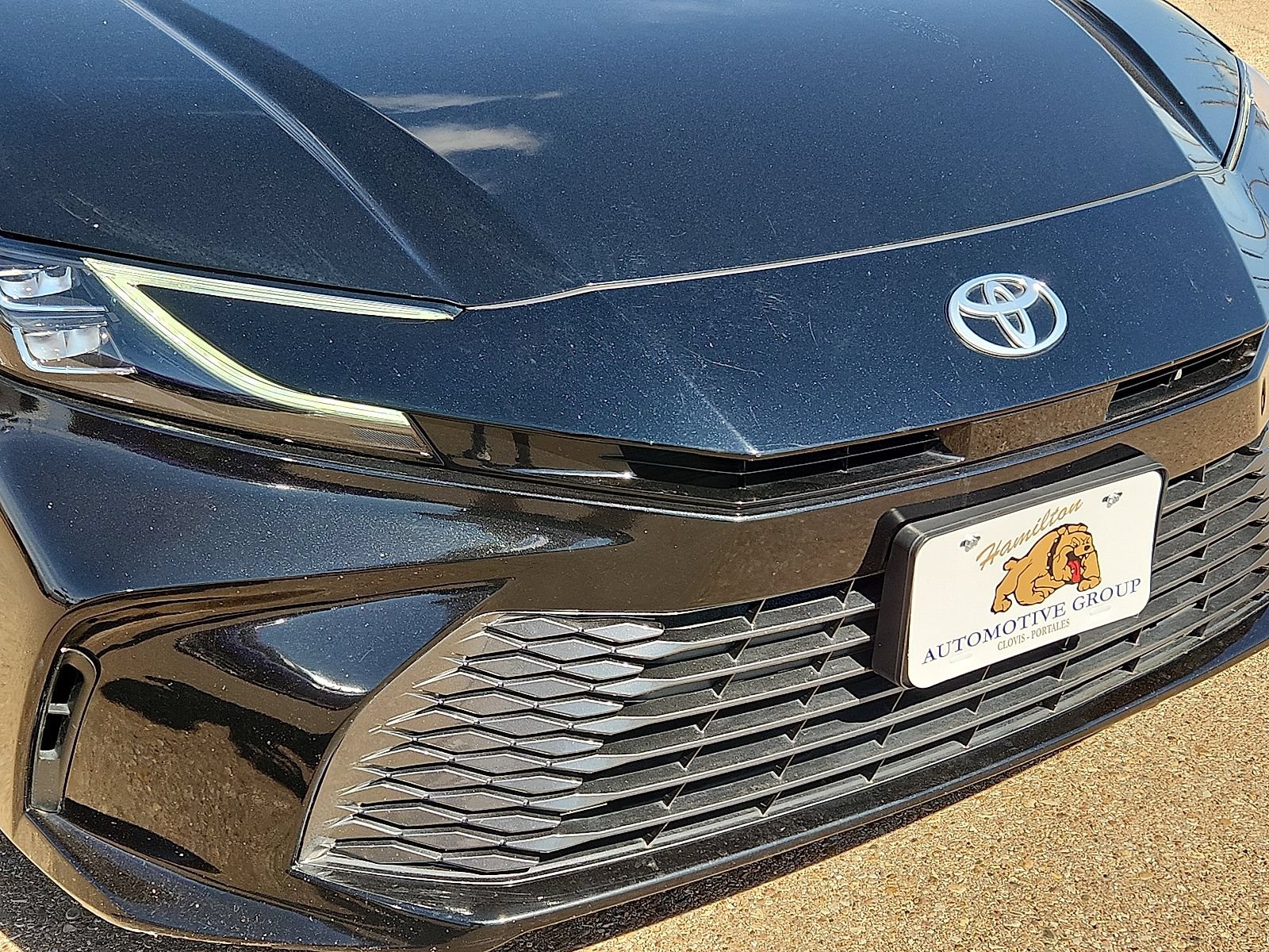 Used 2025 Toyota Camry XLE FWD image 6