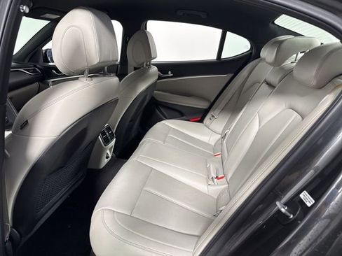 Used 2023 Genesis G70 2.0T image 17