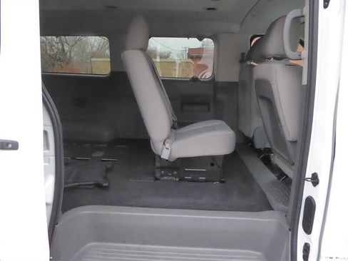 Used 2016 Nissan NV 3500 S image 22