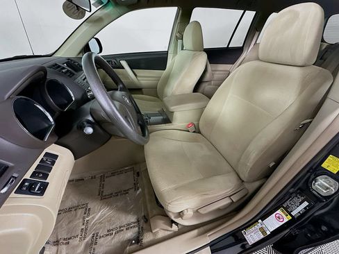 Used 2010 Toyota Highlander 2WD w/ Cold Weather Pkg image 24